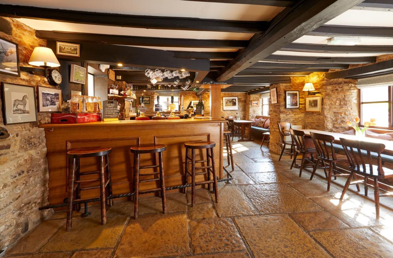The Crown Inn, Church Enstone Чипинг Нортън Екстериор снимка